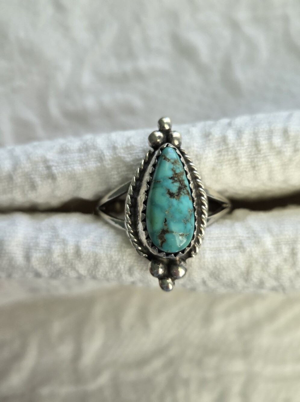 EUC Sterling Silver & Turquoise Teardrop Ring